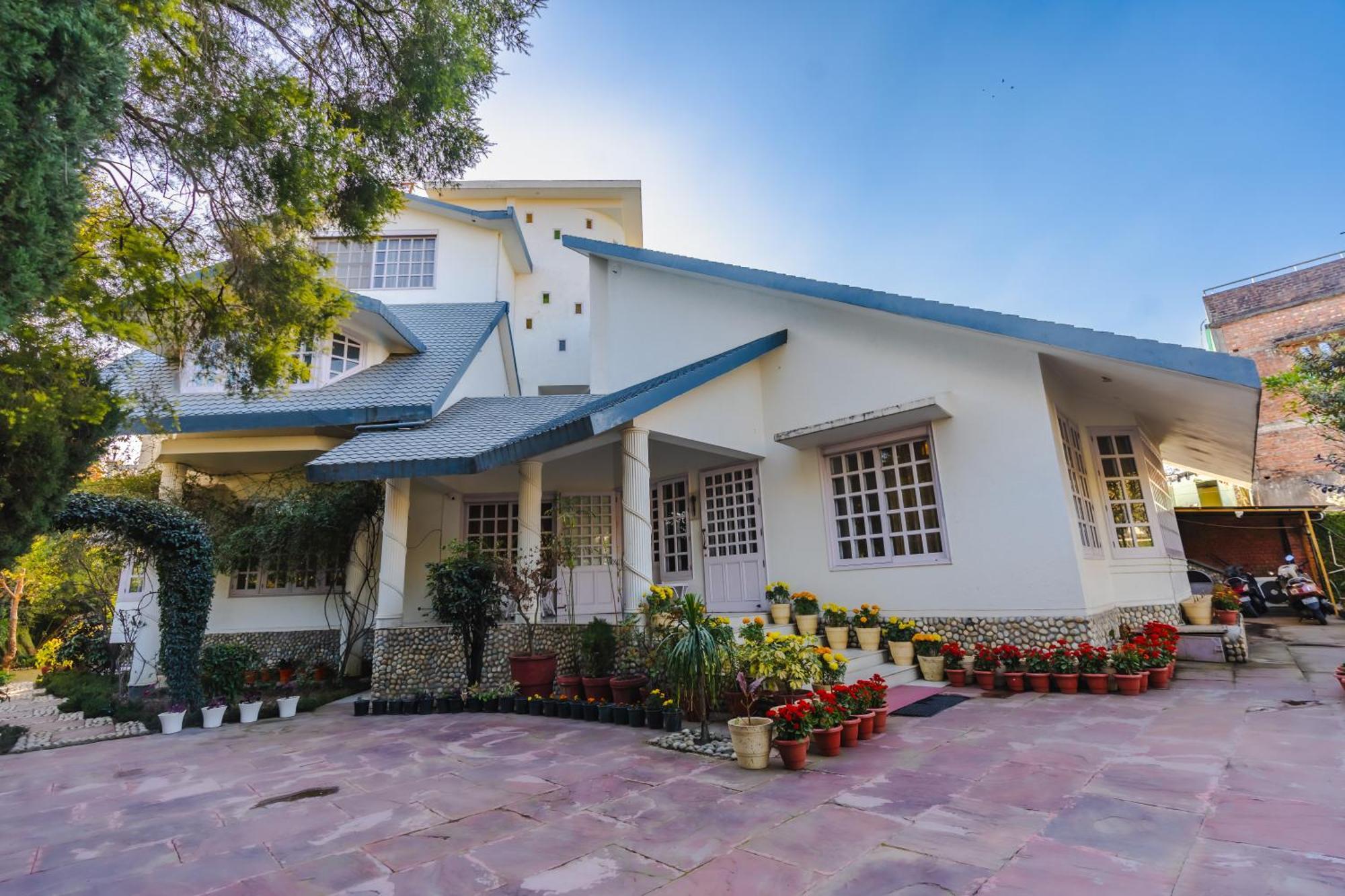 Saffron Leaf W567 Hotel Dehradun Exterior photo